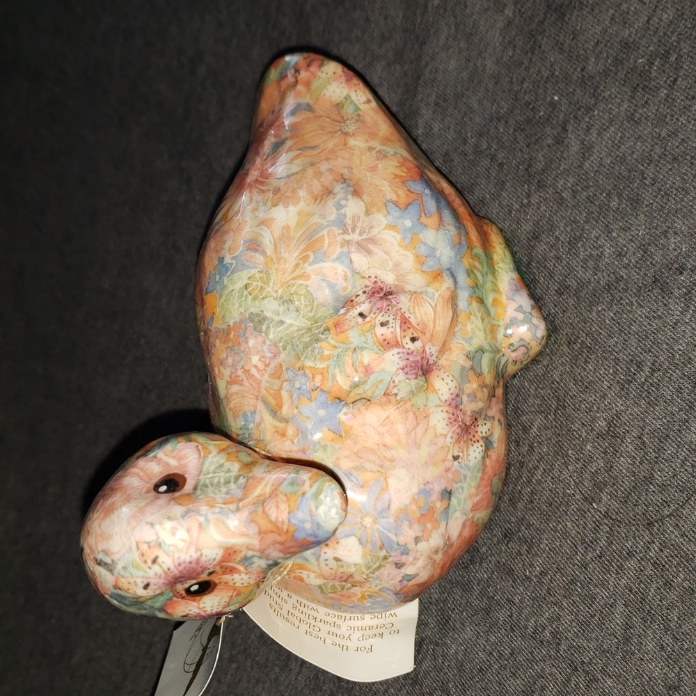Mikasa France Global Studios Pastel Decoupage Duck -Mee